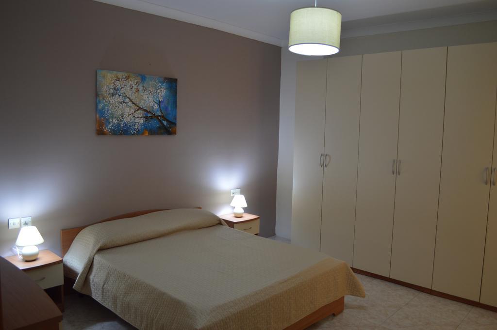 The April Maisonette Marsaskala Exterior foto